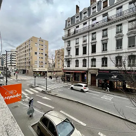Corneille Apartment *